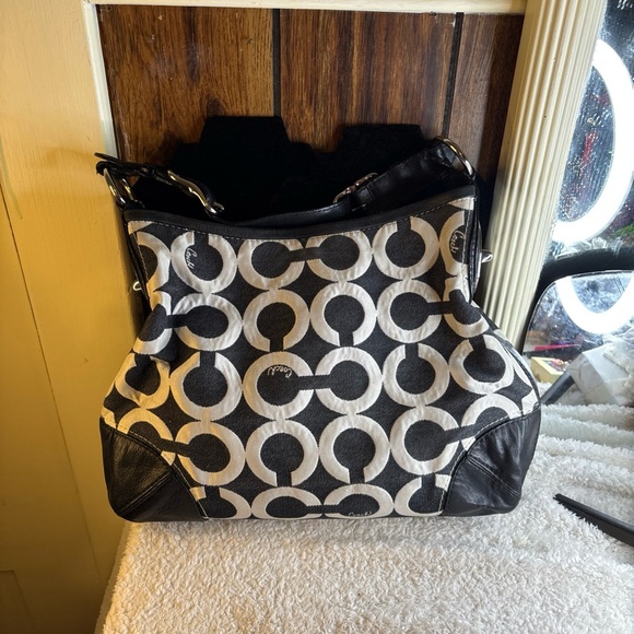 Coach Handbags - Coach 2009 HOBO Bag Canvas/Leather Denim Blue/Black EUC adjustable Strap